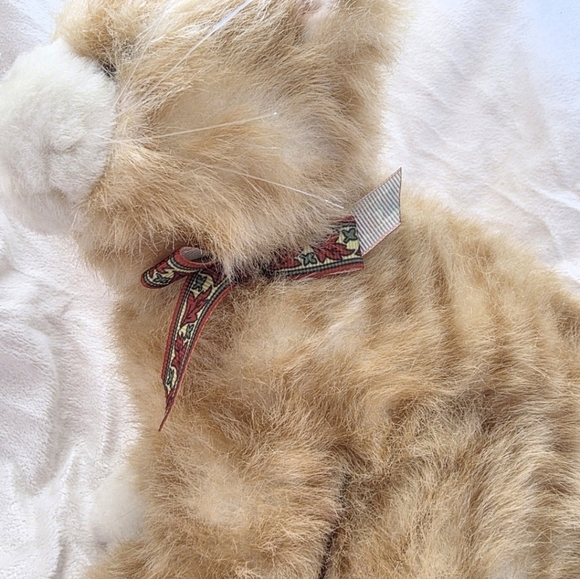 Vintage GUND 11" Sitting Orange Tabby Cat Plush Stuffed Animal with Ribbon - Picture 3 of 7